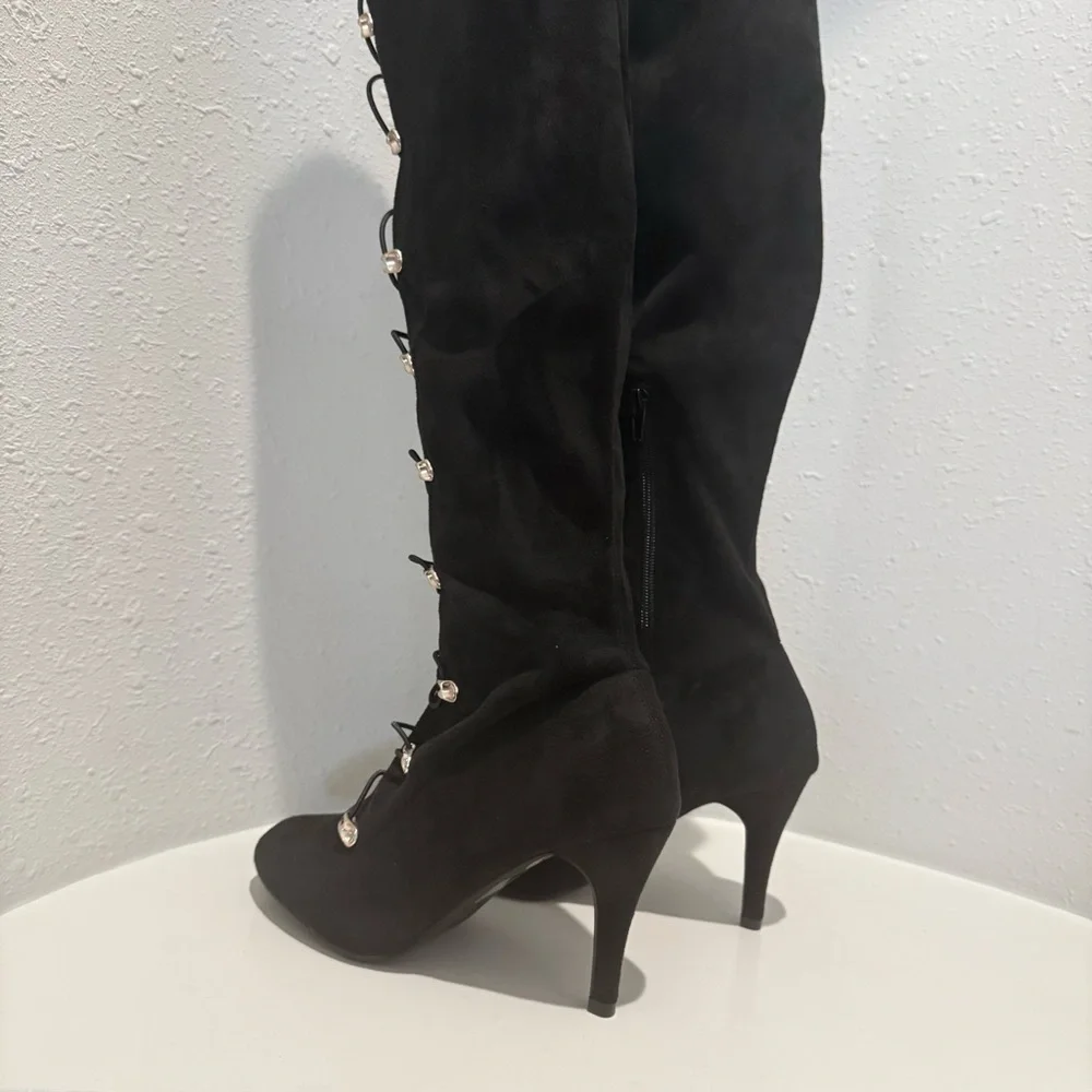 VENUS over knee